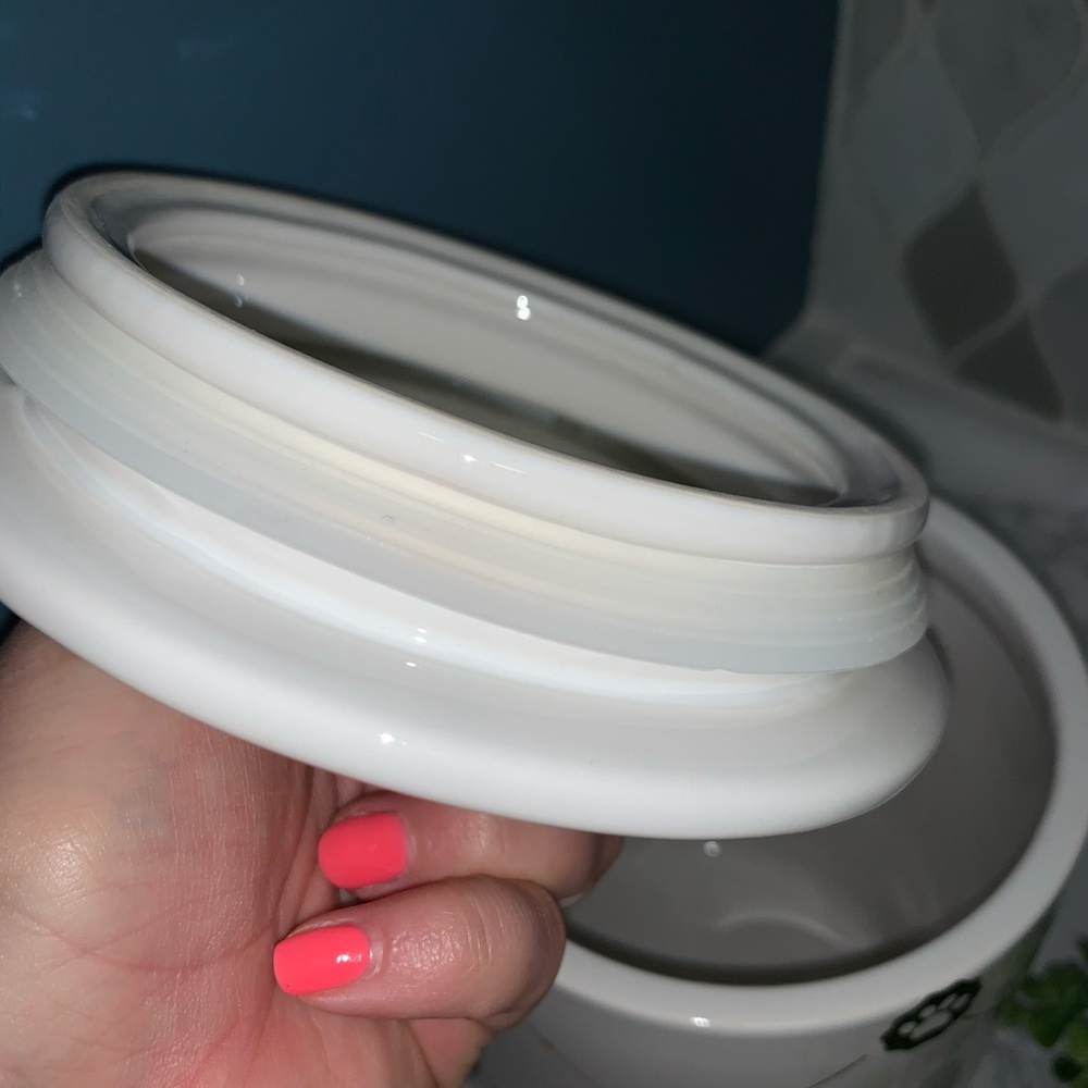 Jay Imports Ceramic Treat Canister - Picture 6 of 11